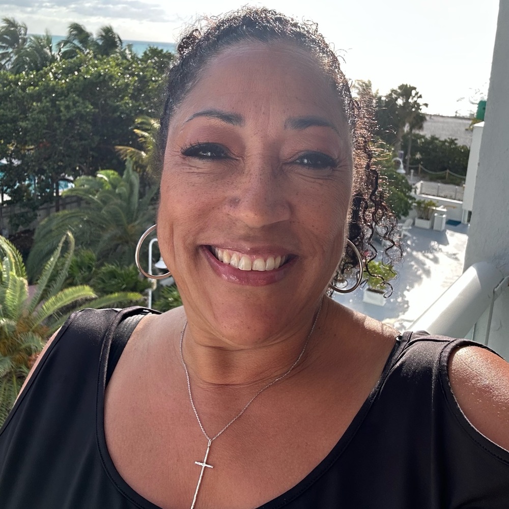 Posher, Lesley - Items from personal closet. Clean, no smoke, pet or food odors.